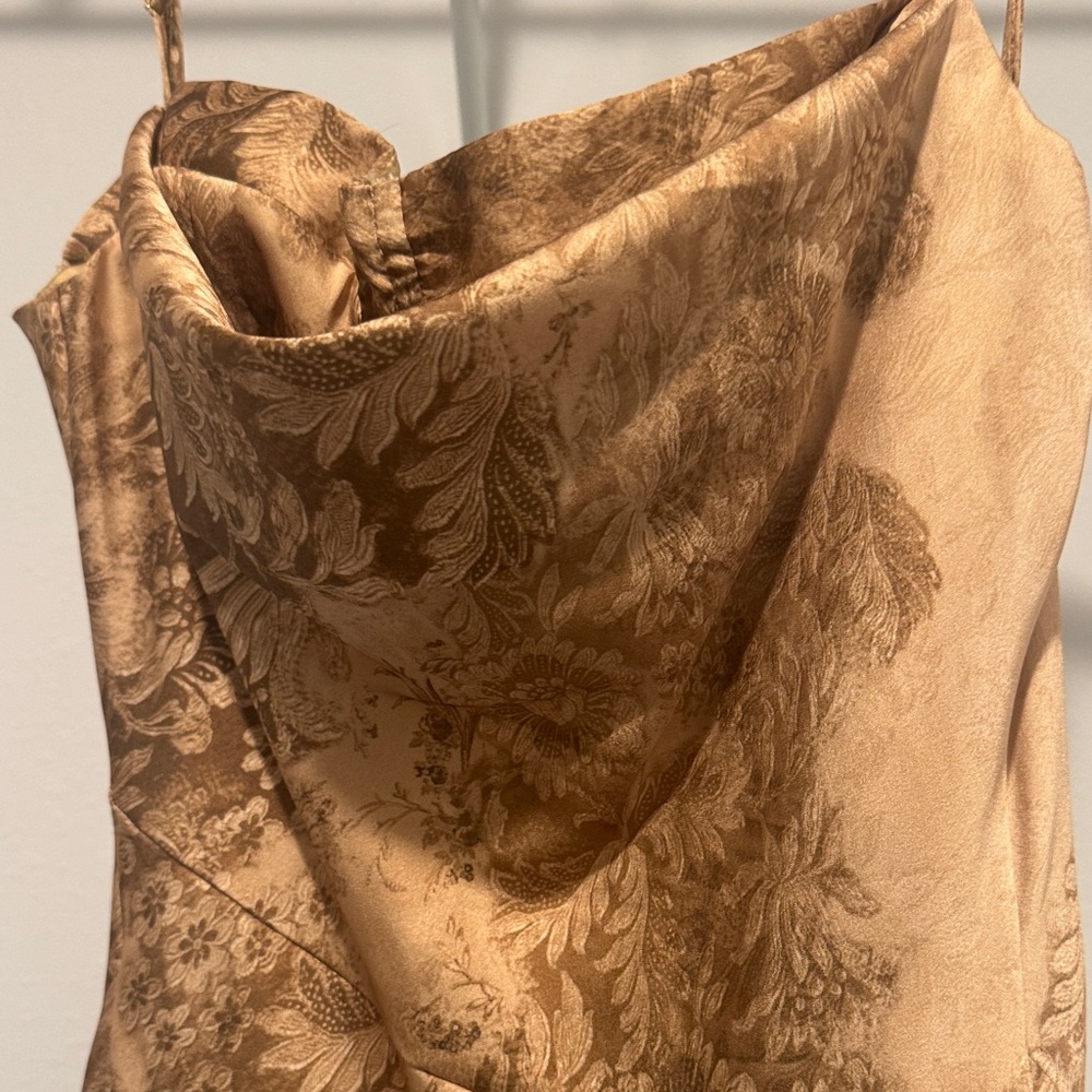 Beautiful and elegant House of CB Gold Maxi Dress. New with tags - Picture 5 of 5